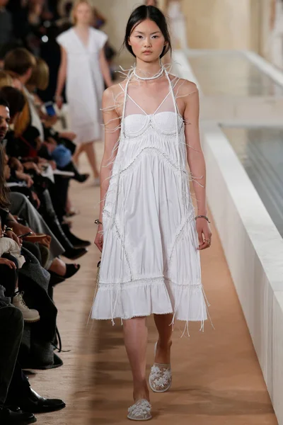Look 29
